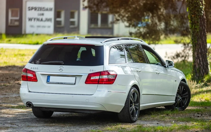 Mercedes-Benz Klasa E cena 33900 przebieg: 284000, rok produkcji 2011 z Ujazd małe 667